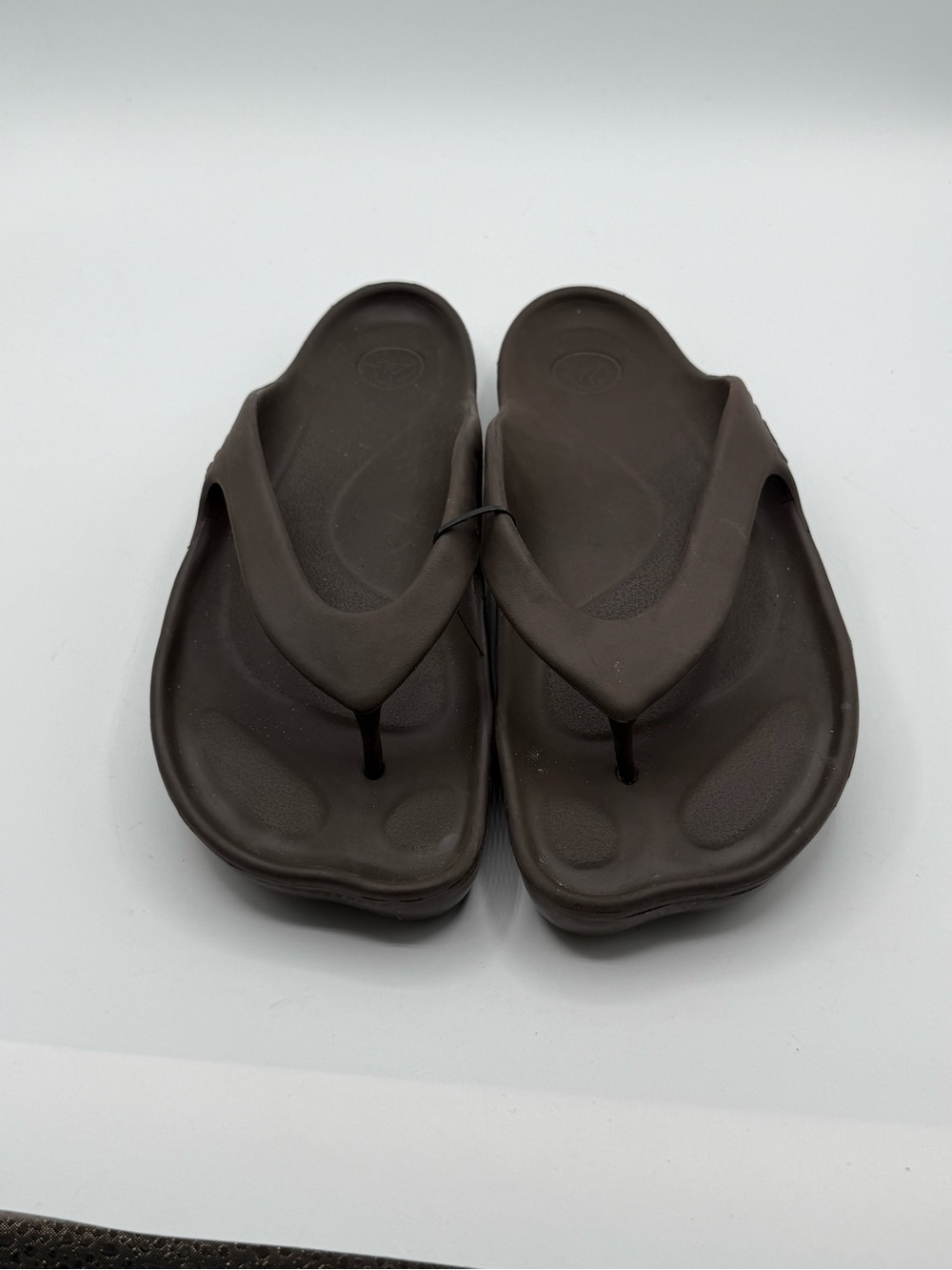 Crocs Almost Barefoot Brown Flip Flops Women’s Sz 8